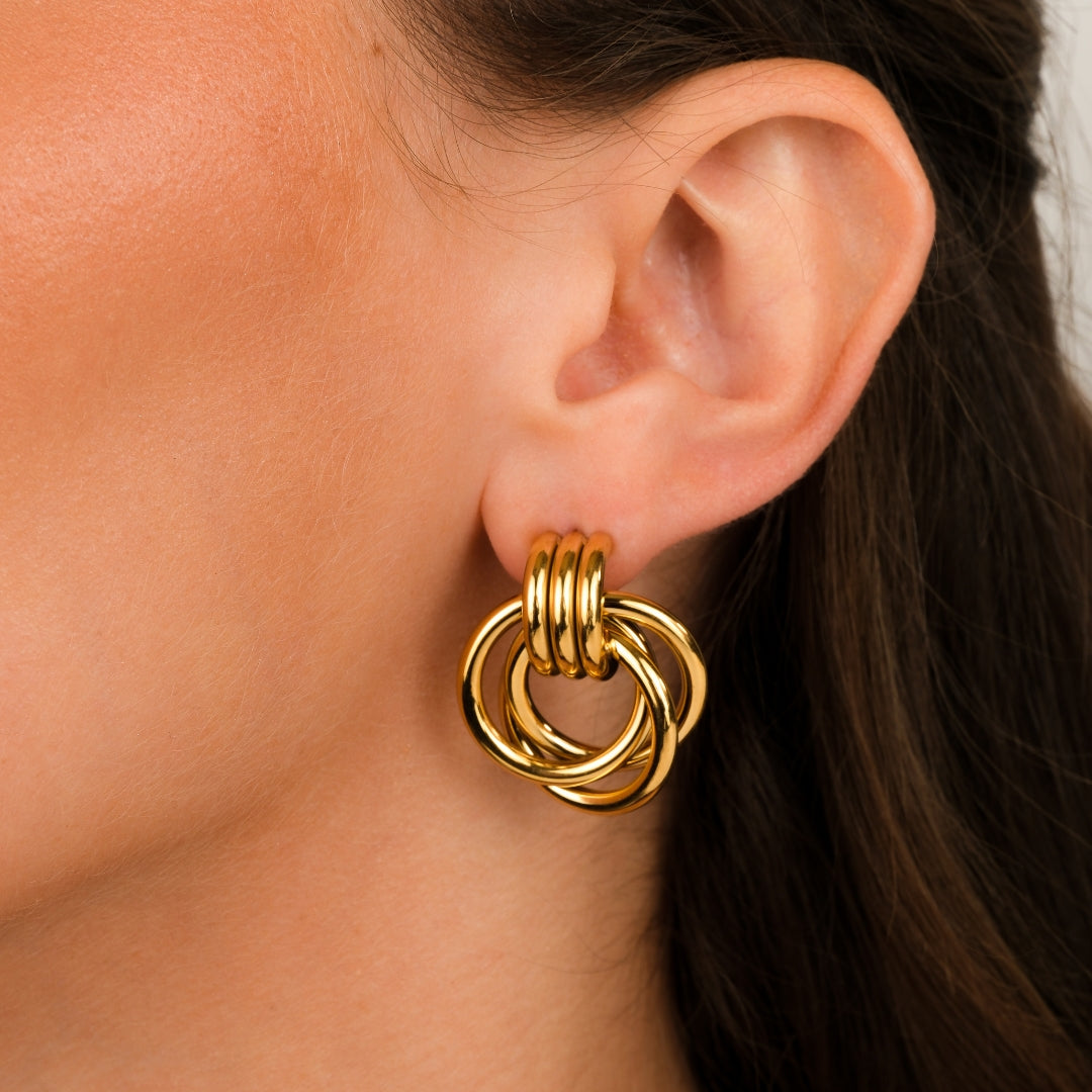 Oorbellen met gouden schakels