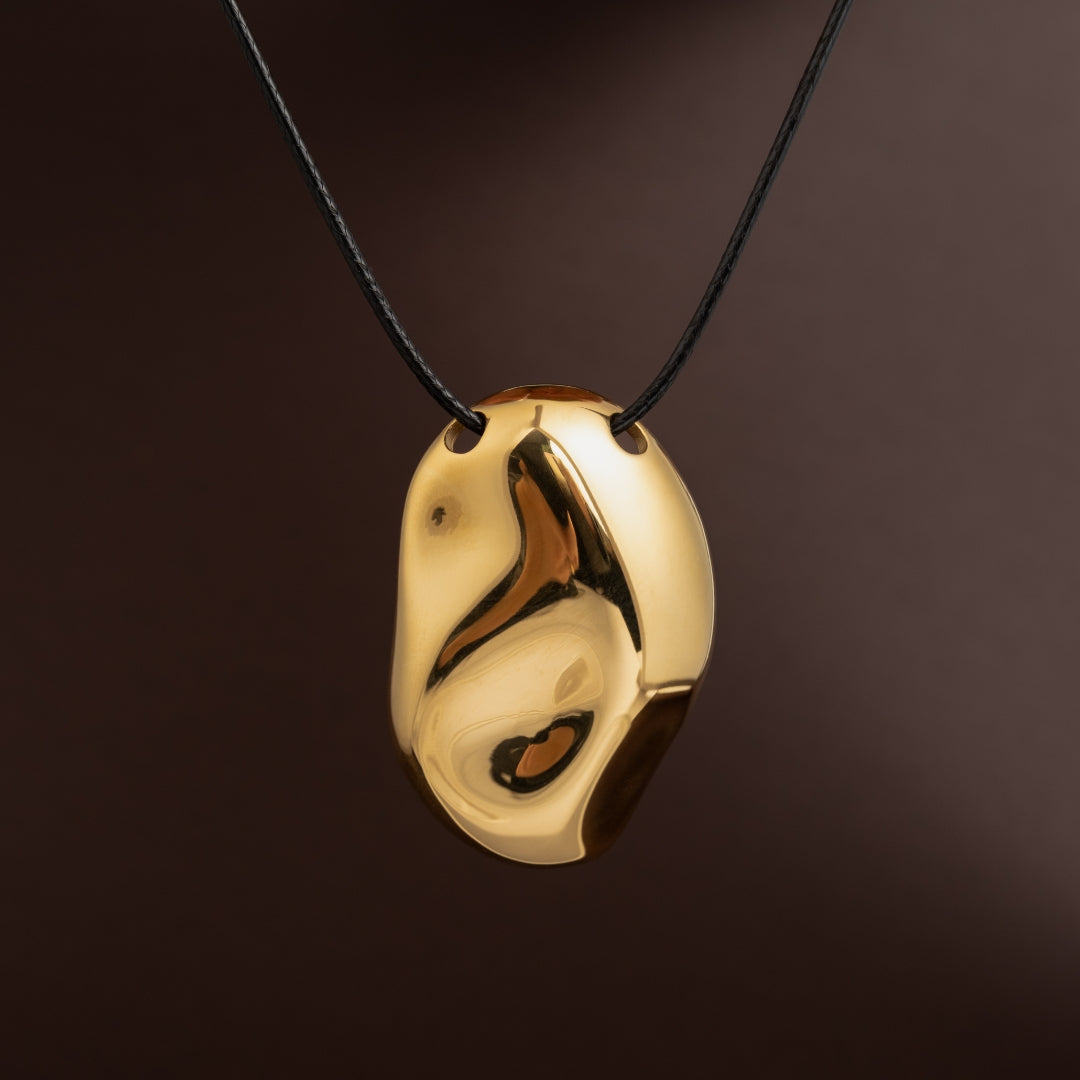 Ketting met sculpturale vorm