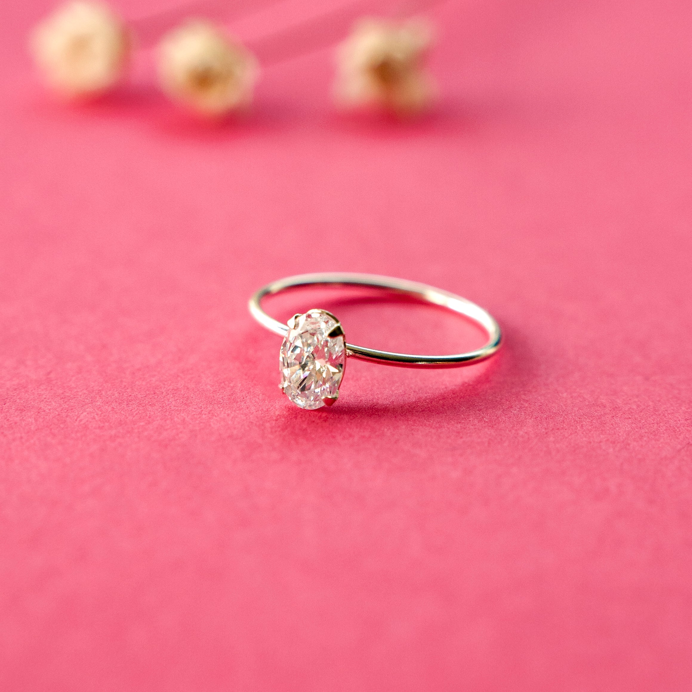 Love-solitaire ring met ovale zirkonia